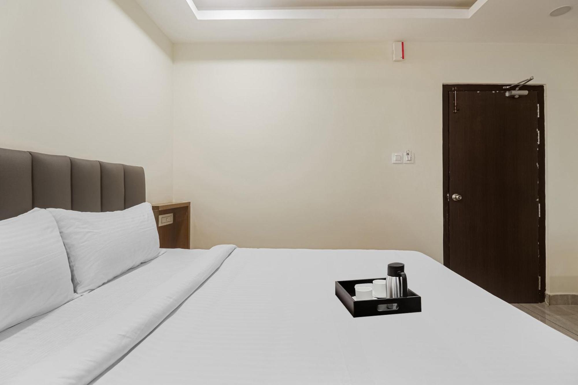 Townhouse Dj Grand Hotel Tirupati Exterior photo