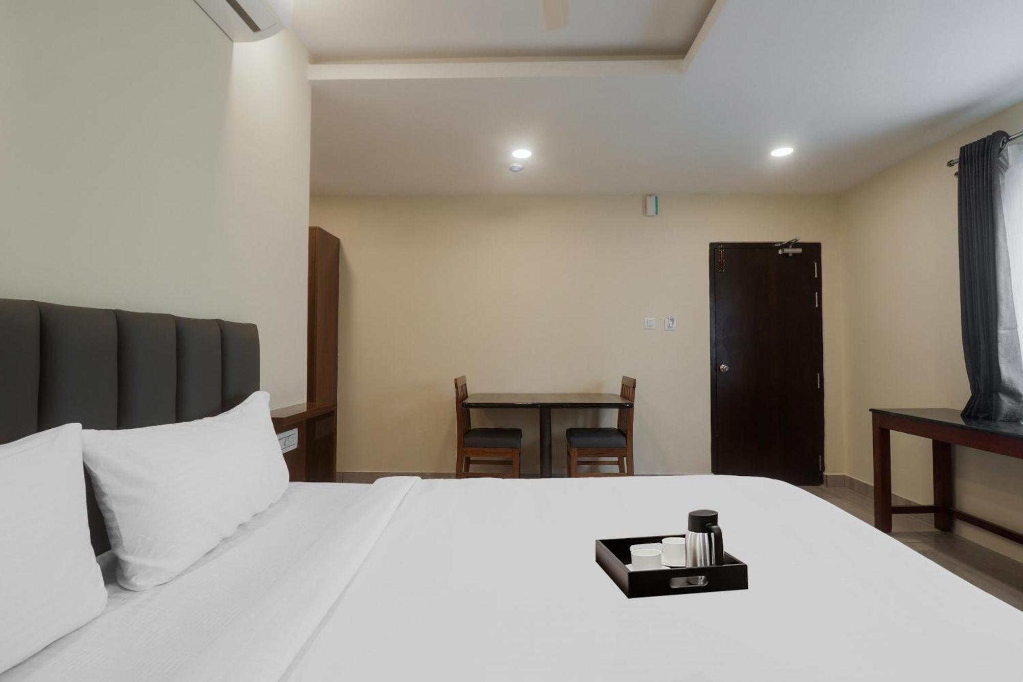 Townhouse Dj Grand Hotel Tirupati Exterior photo