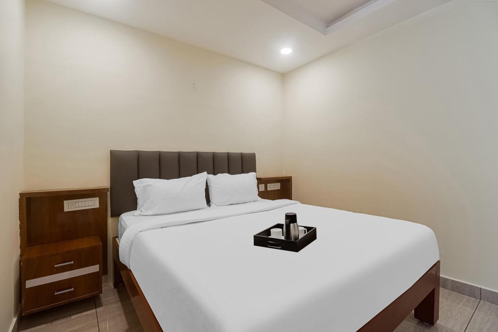 Townhouse Dj Grand Hotel Tirupati Exterior photo