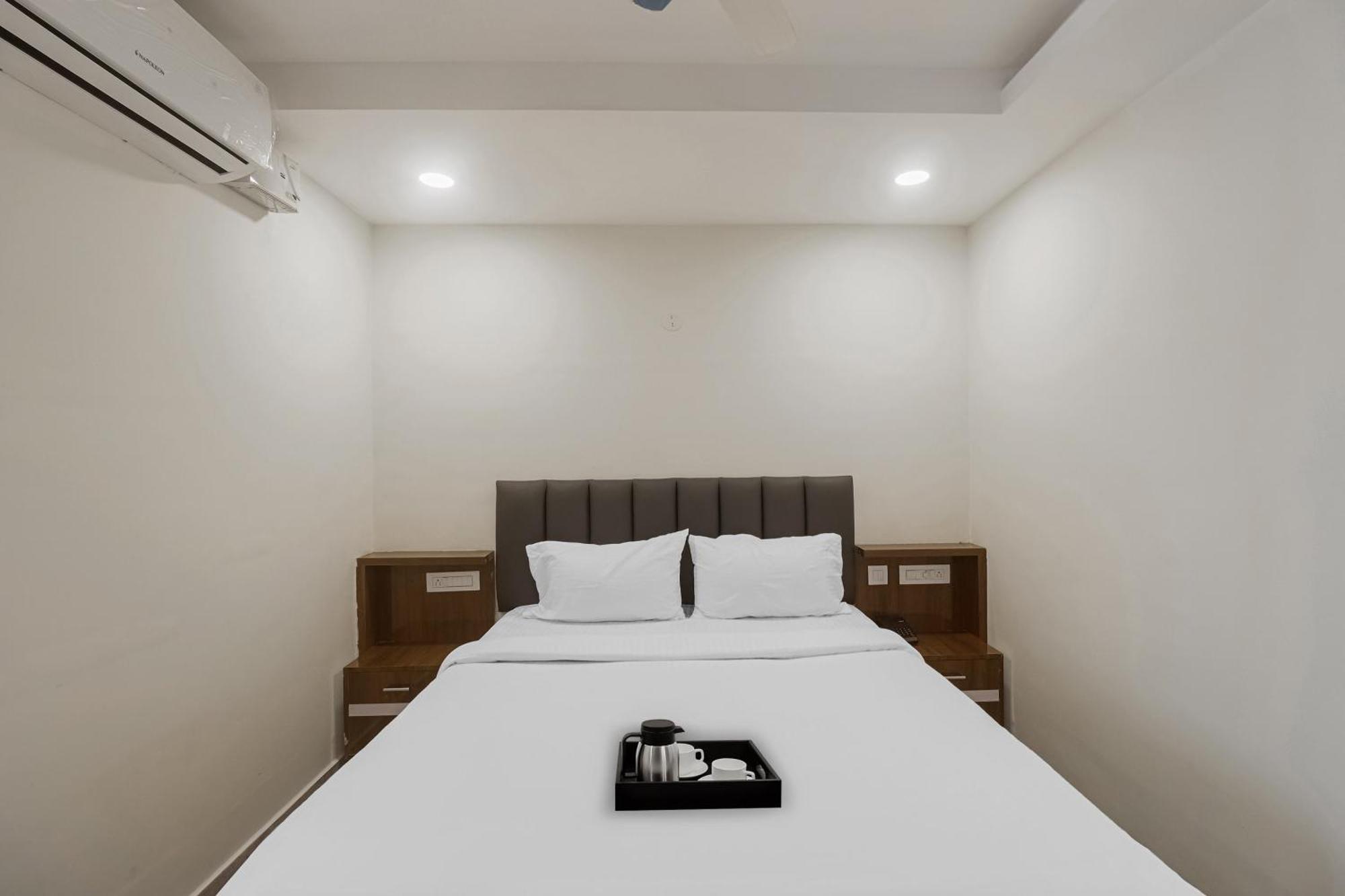 Townhouse Dj Grand Hotel Tirupati Exterior photo