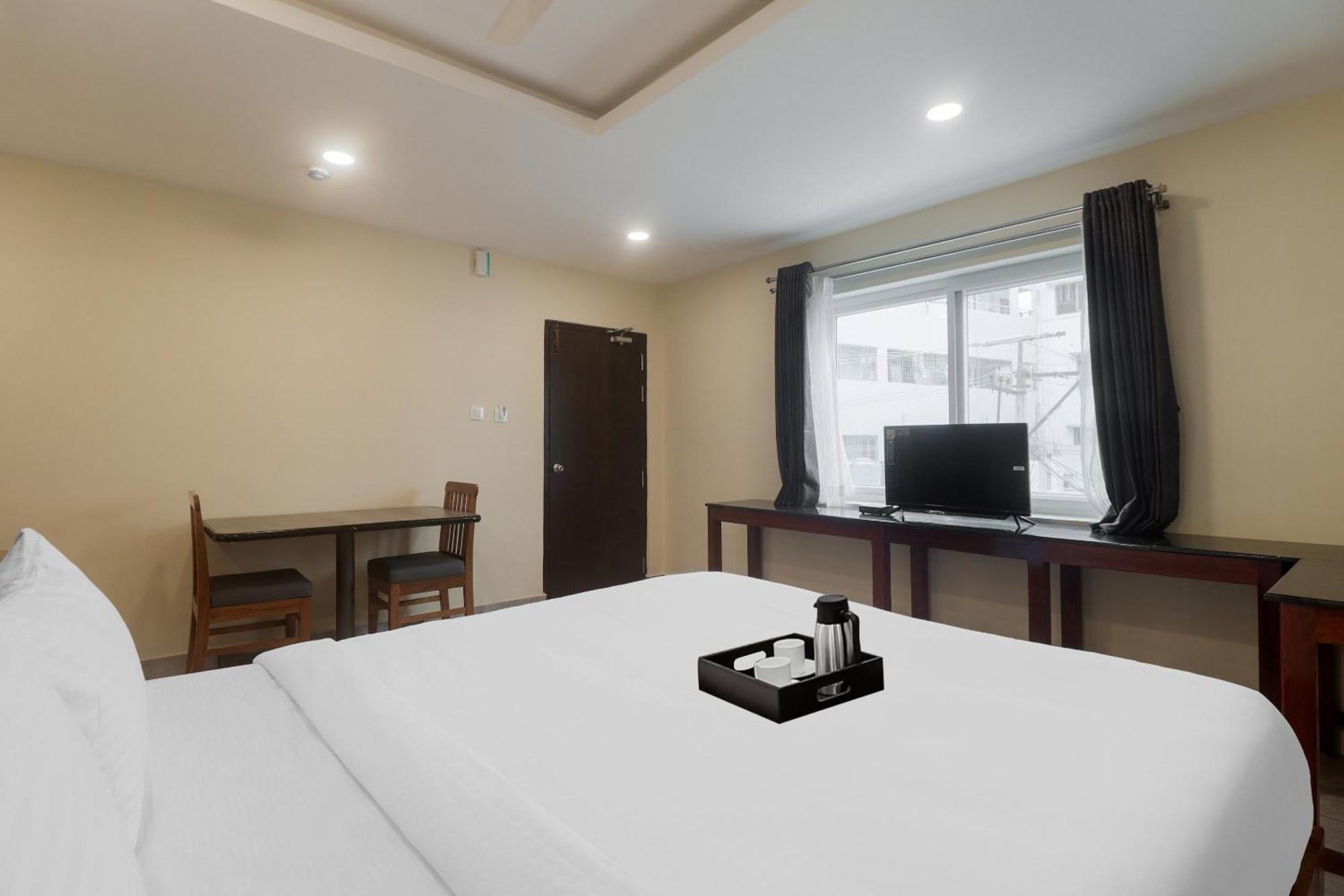 Townhouse Dj Grand Hotel Tirupati Exterior photo